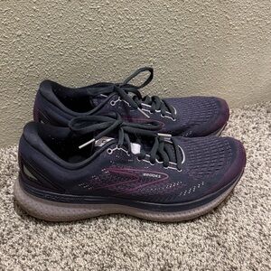 Brooks Glycerin 19 Women's 10.5 Gray and Purple Athletic Shoes EUC
